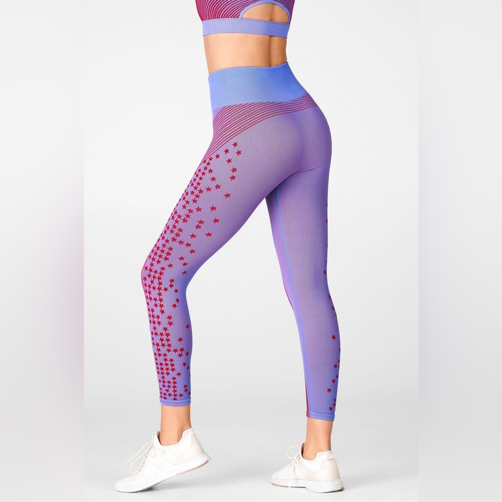 FABLETICS (SET - 2 Pieces) High-Waisted Seamless Star Capri & Sport Bra - Picture 2 of 9